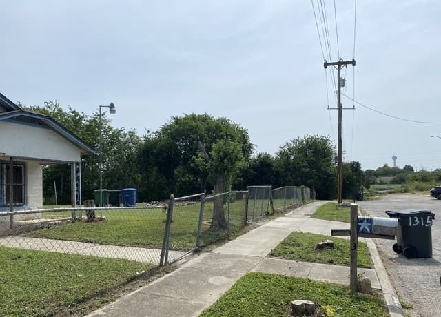 1315  Monterey St, San Antonio, TX 78207