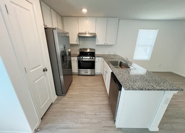 5433  Calton Bnd, San Antonio, TX 78253 — photo 9