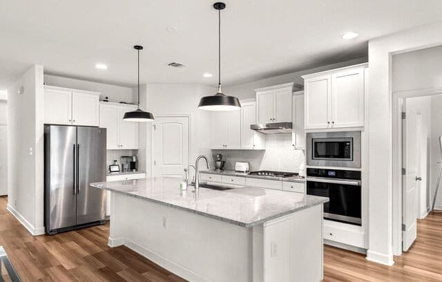 124  Wickersham, Boerne, TX 78015 — photo 2