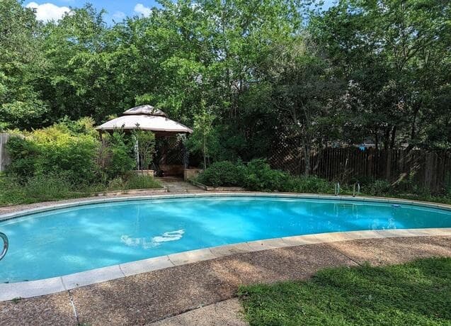 2818  Whisper Fawn St, San Antonio, TX 78230 — photo 4
