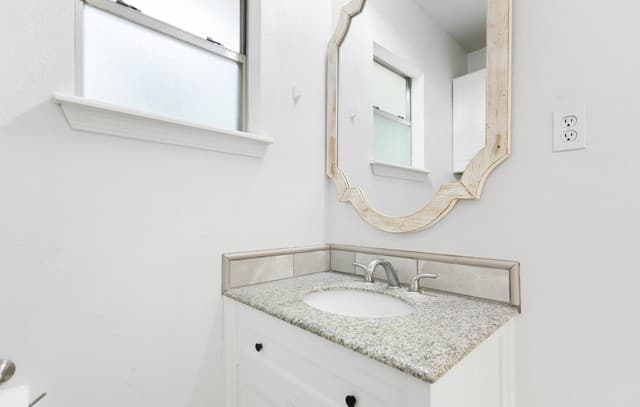 761  Whippoorwill Dr Unit B, Canyon Lake, TX 78133 — photo 14