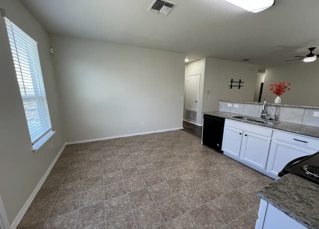 338  Mistflower, New Braunfels, TX 78130 — photo 10