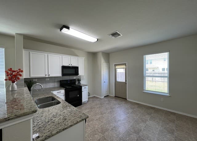 338  Mistflower, New Braunfels, TX 78130 — photo 12
