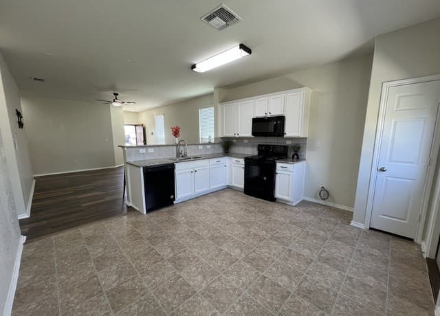 338  Mistflower, New Braunfels, TX 78130 — photo 8