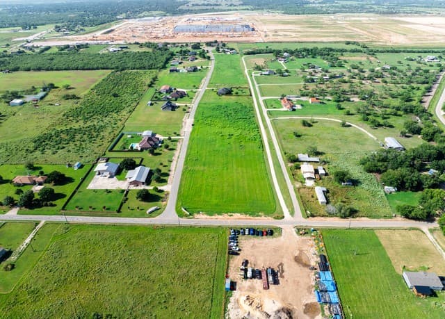 114  County Road 684, Lytle, TX 78052 — photo 10