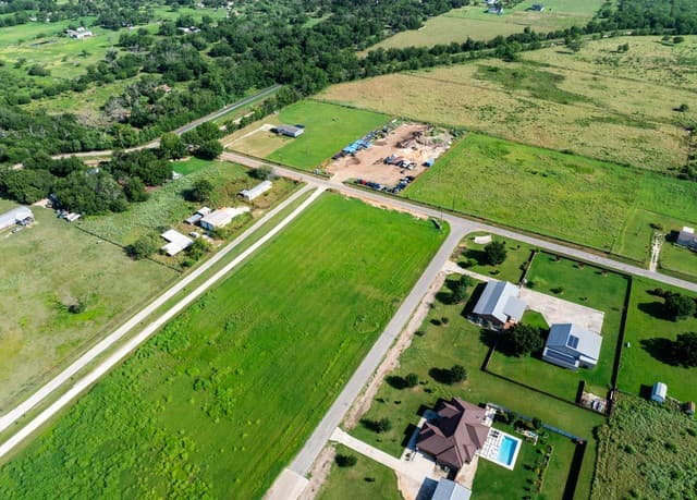 114  County Road 684, Lytle, TX 78052 — photo 5