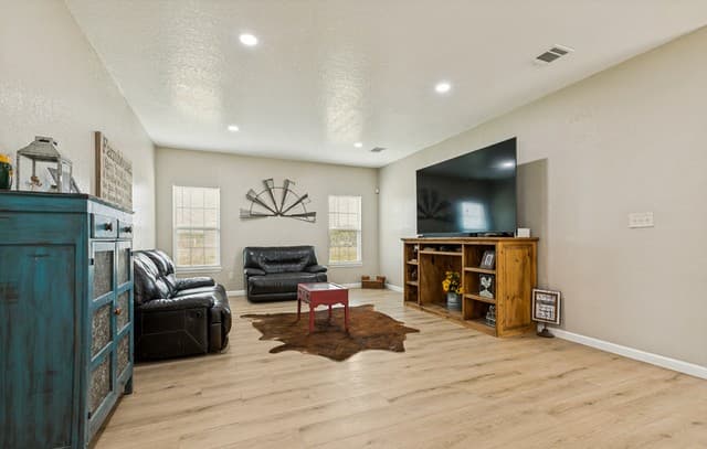 500  County Road 2645, Moore, TX 78057 — photo 6