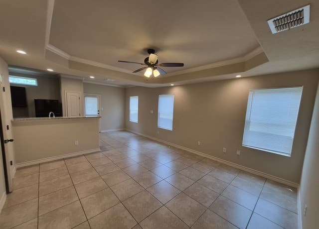 6630  Mia Way Unit 101, San Antonio, TX 78233 — photo 2