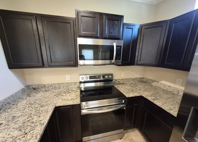 6327  Luglio Lane Unit 104, San Antonio, TX 78233 — photo 7