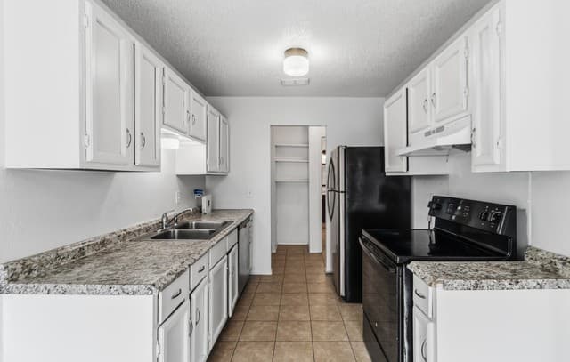3535  Lake Tahoe, San Antonio, TX 78222 — photo 9