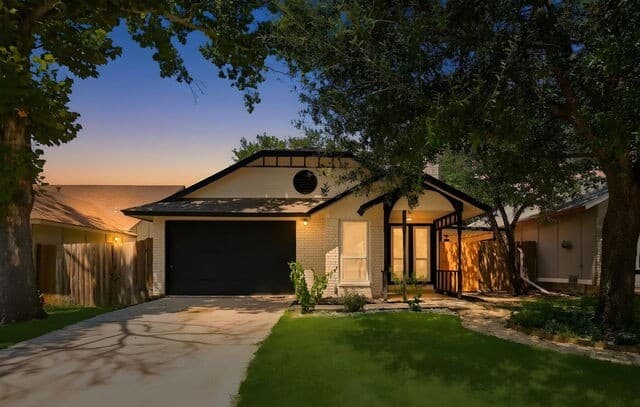 3309  Stoney Sq