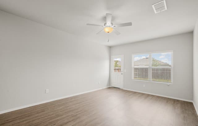 3238  Farm Oak, San Antonio, TX 78223 — photo 15