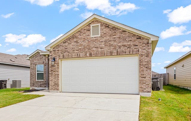 3238  Farm Oak, San Antonio, TX 78223 — photo 3