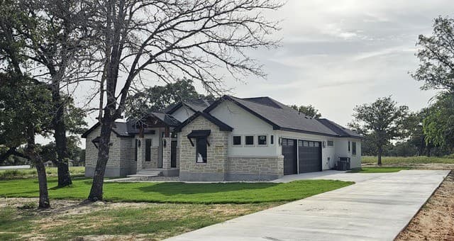 105  Pioneer Trl, Adkins, TX 78101 — photo 2