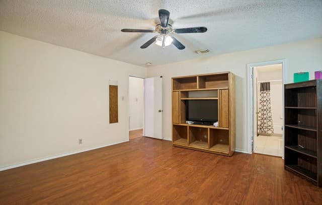 9938  Kelton Drive, San Antonio, TX 78250 — photo 12