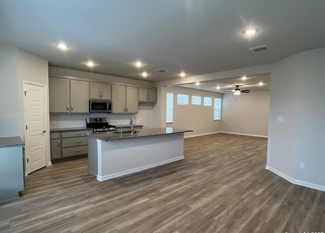 8234  Sunrise Glen, Schertz, TX 78154 — photo 3