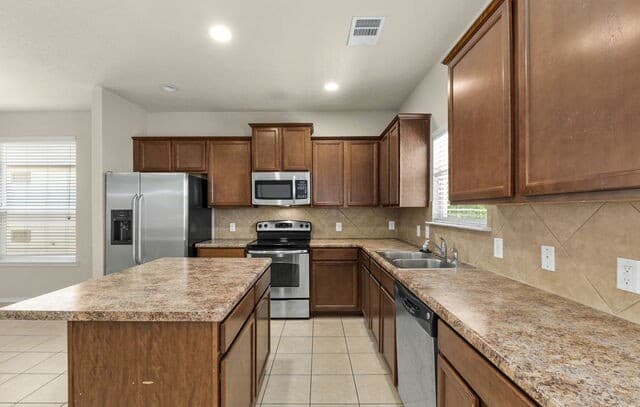 10814  Mustang Oak Dr, San Antonio, TX 78254 — photo 10