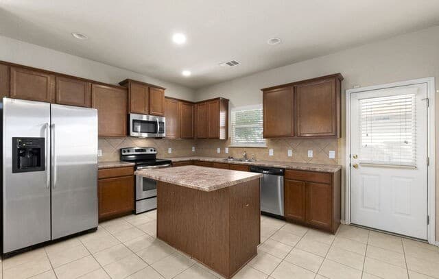 10814  Mustang Oak Dr, San Antonio, TX 78254 — photo 9