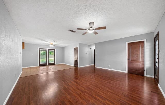 138  Bobolink Dr, New Braunfels, TX 78130 — photo 10