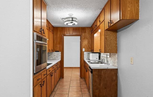 138  Bobolink Dr, New Braunfels, TX 78130 — photo 11