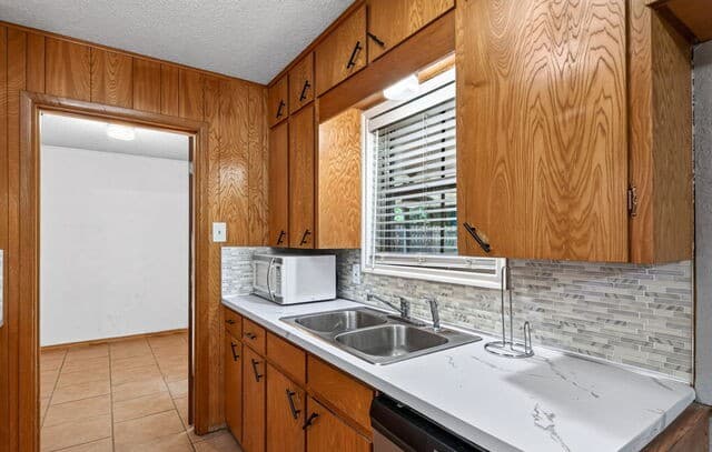 138  Bobolink Dr, New Braunfels, TX 78130 — photo 14