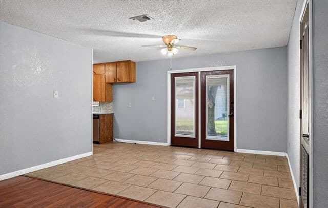 138  Bobolink Dr, New Braunfels, TX 78130 — photo 16