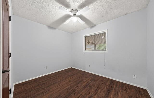 138  Bobolink Dr, New Braunfels, TX 78130 — photo 25