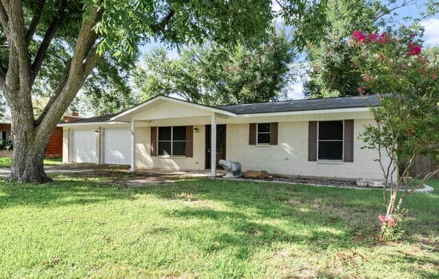 138  Bobolink Dr, New Braunfels, TX 78130 — photo 6