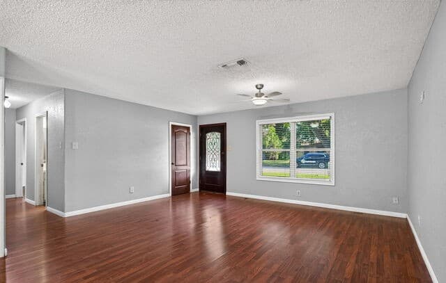 138  Bobolink Dr, New Braunfels, TX 78130 — photo 7