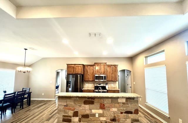 1729  Vista View Dr, Pleasanton, TX 78064 — photo 10
