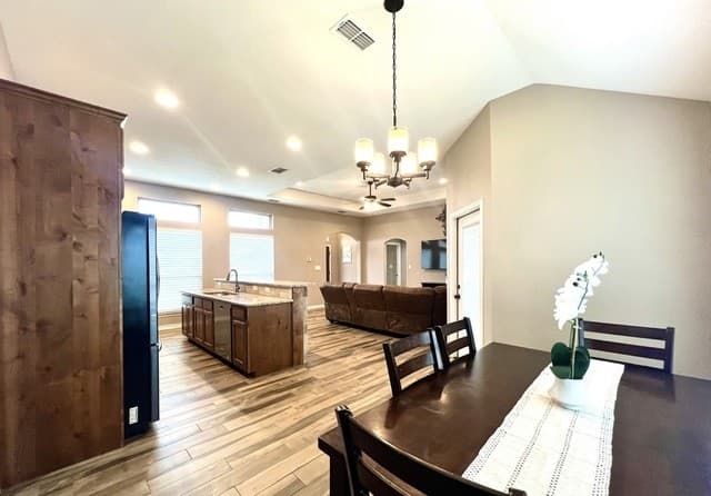 1729  Vista View Dr, Pleasanton, TX 78064 — photo 4