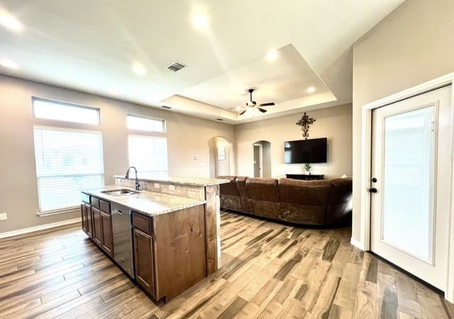 1729  Vista View Dr, Pleasanton, TX 78064 — photo 6