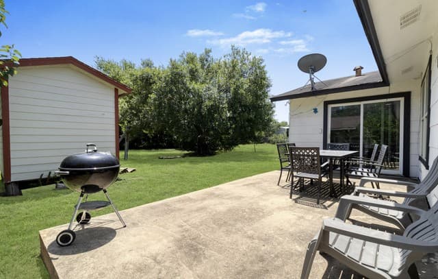 411  Samuel Dr, San Antonio, TX 78227 — photo 10