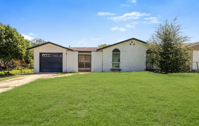 411  Samuel Dr, San Antonio, TX 78227 — photo 2