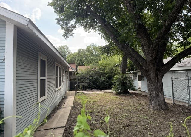 949  Aransas, San Antonio, TX 78210 — photo 3