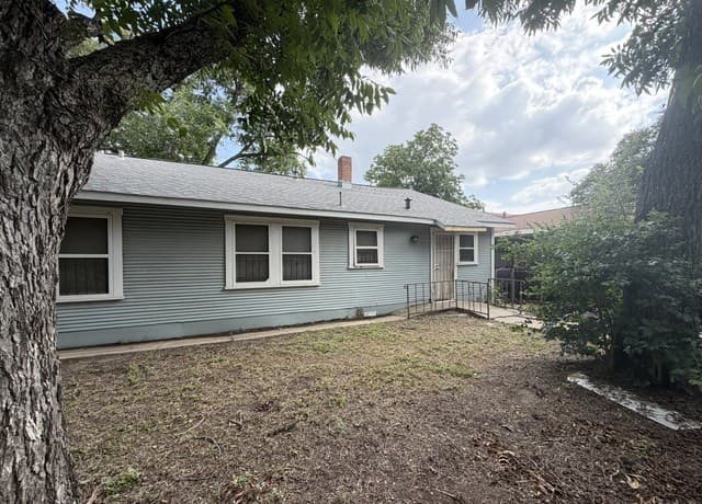 949  Aransas, San Antonio, TX 78210 — photo 4