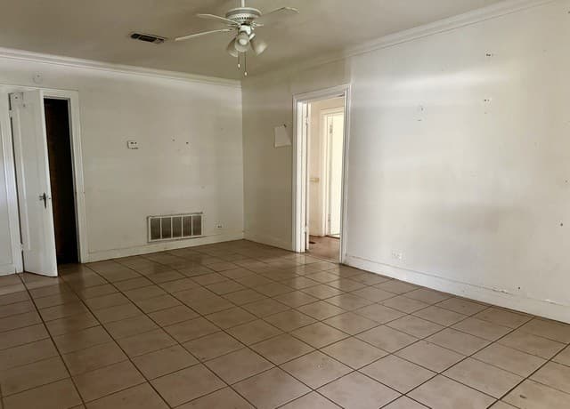 949  Aransas, San Antonio, TX 78210 — photo 5