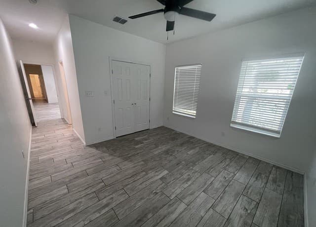 4207  Commercial Unit 102, San Antonio, TX 78221 — photo 2