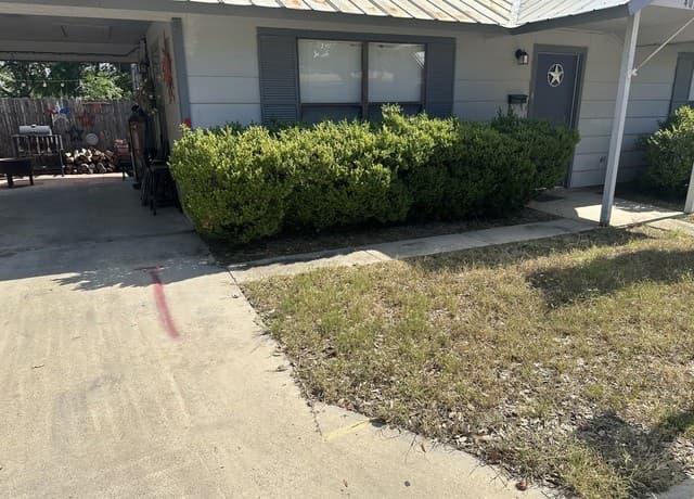 401  W Adams, Pleasanton, TX 78064 — photo 2