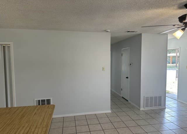 401  W Adams, Pleasanton, TX 78064 — photo 4