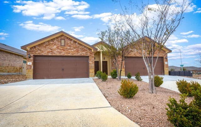 310 /312  Emma Drive, New Braunfels, TX 78130 — photo 3