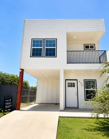 634 Iowa St