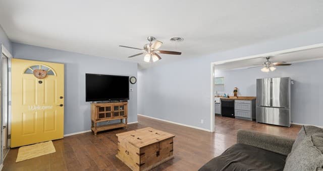 122 W Hutchins Pl, San Antonio, TX 78221 — photo 10