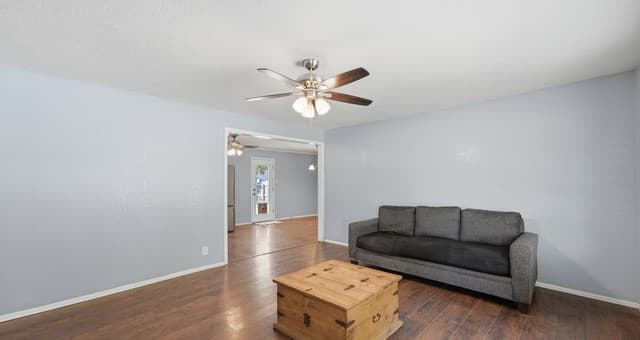122 W Hutchins Pl, San Antonio, TX 78221 — photo 11