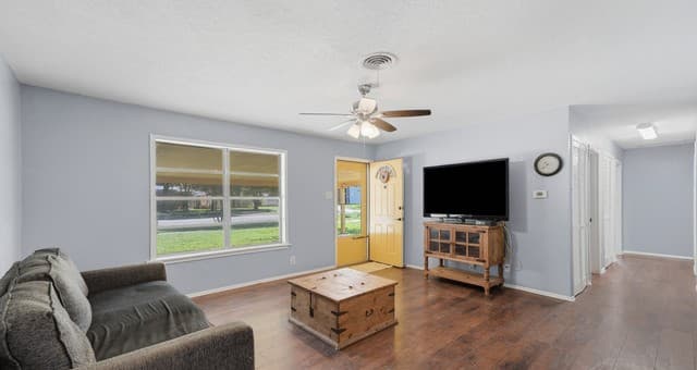 122 W Hutchins Pl, San Antonio, TX 78221 — photo 13