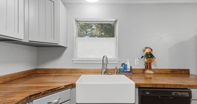 122 W Hutchins Pl, San Antonio, TX 78221 — photo 14