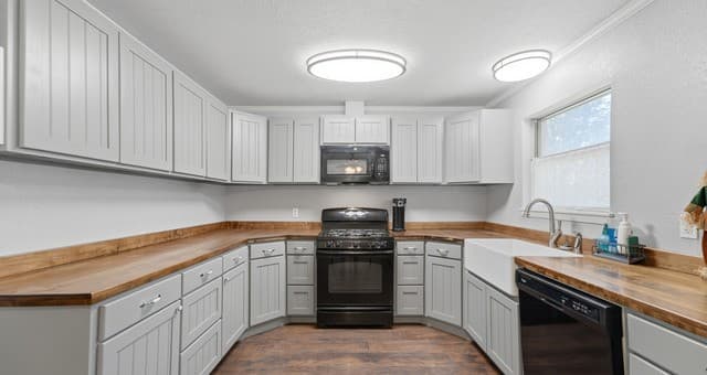 122 W Hutchins Pl, San Antonio, TX 78221 — photo 17