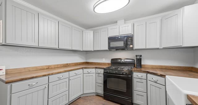 122 W Hutchins Pl, San Antonio, TX 78221 — photo 18