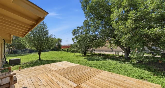 122 W Hutchins Pl, San Antonio, TX 78221 — photo 2