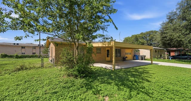 122 W Hutchins Pl, San Antonio, TX 78221 — photo 5